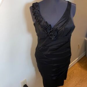 Le Chateau Women’s Little  Black Dress (Size 5/6)